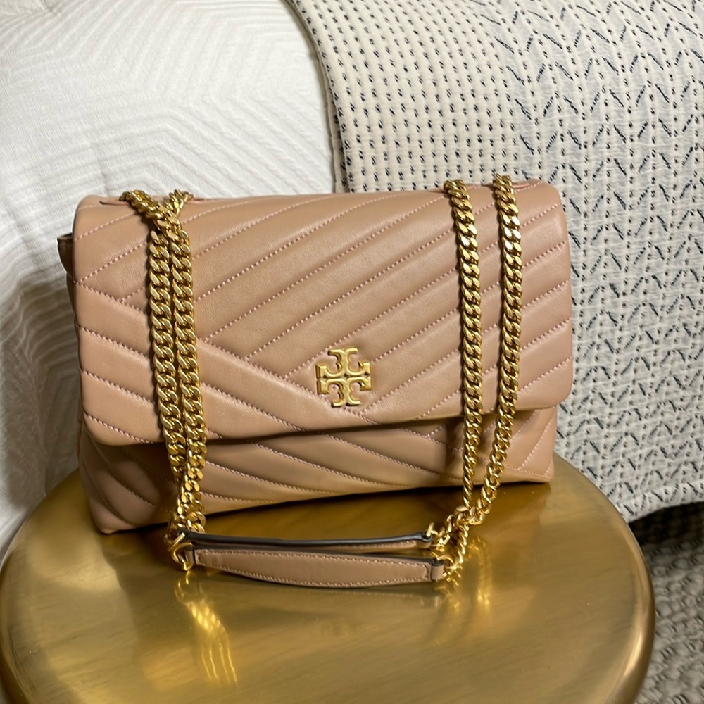 TORY BURCH KIRA Chevron convertible Shoulder Bag.